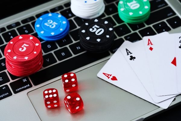 Studio Speed Roulette dengan roda roulette fisik dan dealer profesional di detik123
